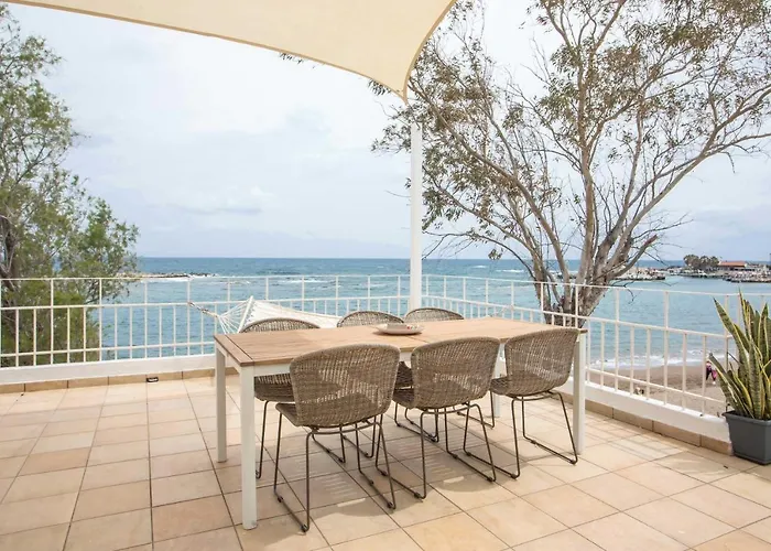 Holiday home Salty Front House