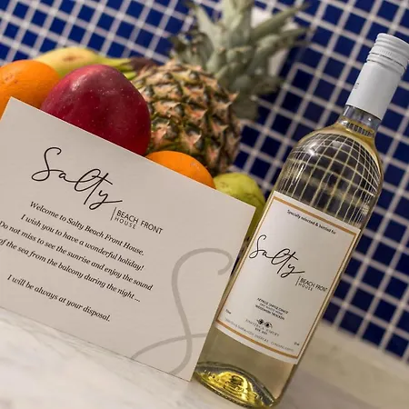 Salty Front House * Фалираки