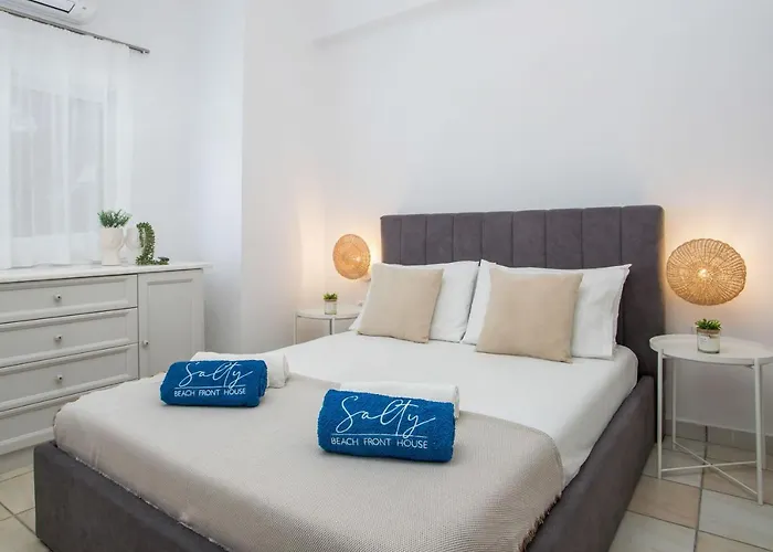 Salty Front House * فاليراكي